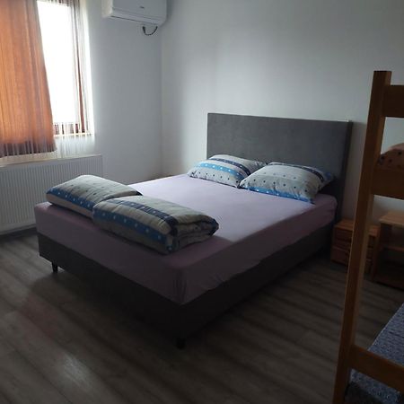 Hotel Restoran Bmb Odžak Esterno foto